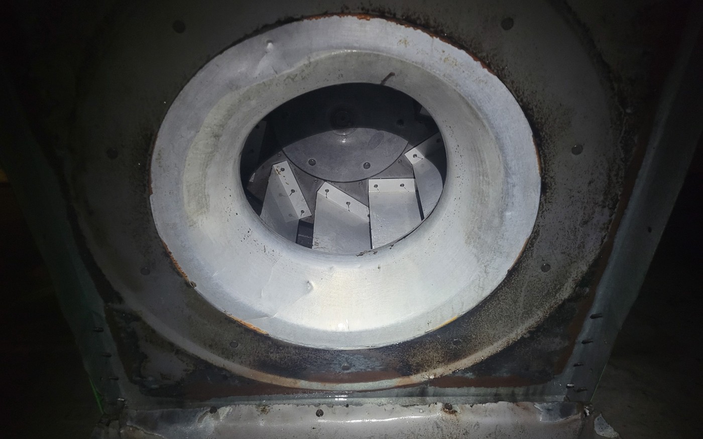Exhaust fan housing after professional cleaning by Elite